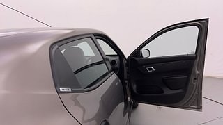 Used 2018 Renault Kwid [2017-2019] RXT 1.0 SCE Special (O) Petrol Manual interior RIGHT FRONT DOOR OPEN VIEW