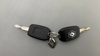 Used 2021 renault Kwid 1.0 RXT Opt Petrol Manual extra CAR KEY VIEW