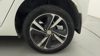 Used 2022 Tata Altroz XZ 1.2 Petrol Manual tyres LEFT REAR TYRE RIM VIEW
