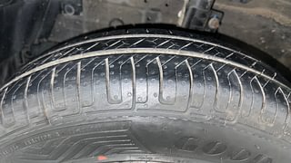 Used 2015 Maruti Suzuki Swift [2011-2017] VXi Petrol Manual tyres LEFT FRONT TYRE TREAD VIEW