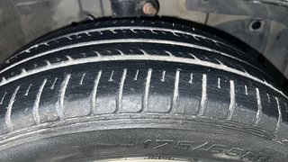 Used 2012 Honda City [2011-2014] 1.5 S MT Petrol Manual tyres RIGHT FRONT TYRE TREAD VIEW