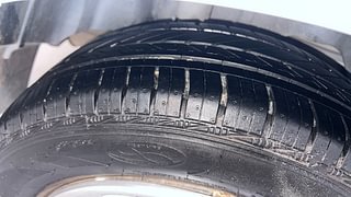 Used 2016 Ford Figo [2015-2019] Trend 1.2 Ti-VCT Petrol Manual tyres RIGHT REAR TYRE TREAD VIEW