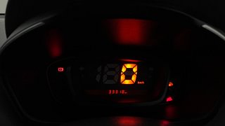 Used 2016 Renault Kwid [2015-2019] RXT Petrol Manual interior CLUSTERMETER VIEW