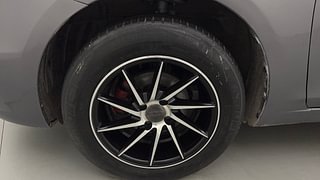 Used 2018 maruti-suzuki Ciaz Alpha Petrol Petrol Manual tyres LEFT FRONT TYRE RIM VIEW