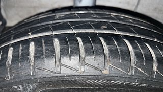 Used 2021 Hyundai Aura S 1.2 CNG Petrol Petrol+cng Manual tyres RIGHT REAR TYRE TREAD VIEW