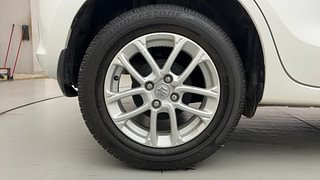 Used 2022 Maruti Suzuki Swift ZXI Petrol Manual tyres RIGHT REAR TYRE RIM VIEW
