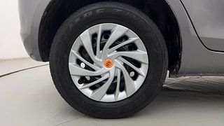 Used 2012 Maruti Suzuki Swift [2011-2017] VXi Petrol Manual tyres RIGHT REAR TYRE RIM VIEW