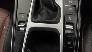 Used 2023 Hyundai Alcazar SIGNATURE (O) 7 STR 1.5 Petrol DCT Petrol Automatic top_features Ventilated seats