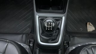 Used 2022 Maruti Suzuki Swift ZXI Petrol Manual interior GEAR  KNOB VIEW