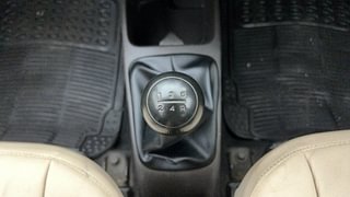 Used 2013 Hyundai Eon [2011-2018] Magna + Petrol Manual interior GEAR  KNOB VIEW