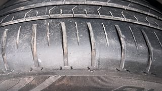 Used 2021 Ford Figo Aspire [2019-2021] Titanium Plus 1.2 Ti-VCT Petrol Manual tyres RIGHT FRONT TYRE TREAD VIEW