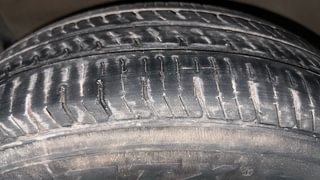 Used 2011 Maruti Suzuki Swift [2007-2011] VXi Petrol Manual tyres LEFT FRONT TYRE TREAD VIEW