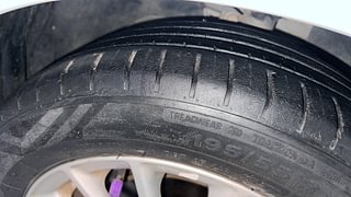 Used 2020 Ford Figo Aspire [2019-2021] Titanium 1.2 Ti-VCT Petrol Manual tyres RIGHT FRONT TYRE TREAD VIEW