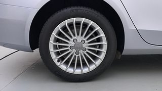 Used 2015 Audi A4 [2015-2016] 35 TDI Premium Plus Diesel Automatic tyres RIGHT REAR TYRE RIM VIEW