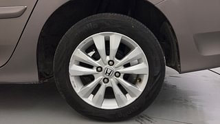 Used 2013 Honda City [2011-2014] 1.5 V AT Petrol Automatic tyres LEFT REAR TYRE RIM VIEW