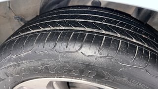 Used 2019 Hyundai Verna [2017-2020] 1.6 CRDI SX (O) Diesel Manual tyres LEFT REAR TYRE TREAD VIEW