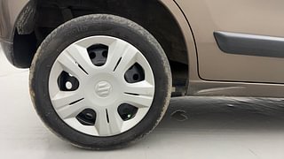 Used 2018 Maruti Suzuki Wagon R 1.0 [2015-2019] VXI AMT Petrol Automatic tyres RIGHT REAR TYRE RIM VIEW