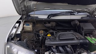 Used 2016 Renault Kwid [2015-2019] RXL Petrol Manual engine ENGINE RIGHT SIDE HINGE & APRON VIEW