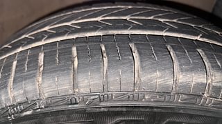 Used 2016 Hyundai Grand i10 [2013-2017] Sportz 1.2 Kappa VTVT Petrol Manual tyres RIGHT FRONT TYRE TREAD VIEW
