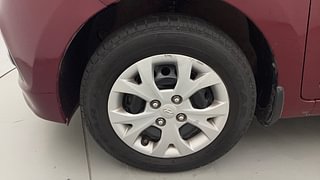 Used 2016 Hyundai Grand i10 [2013-2017] Sportz 1.2 Kappa VTVT Petrol Manual tyres LEFT FRONT TYRE RIM VIEW