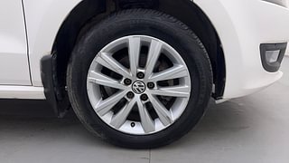 Used 2014 Volkswagen Polo [2010-2014] Highline1.2L (P) Petrol Manual tyres RIGHT FRONT TYRE RIM VIEW