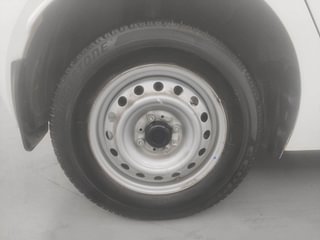 Used 2022 tata Altroz XE Plus 1.2 Petrol Petrol Manual tyres RIGHT REAR TYRE RIM VIEW