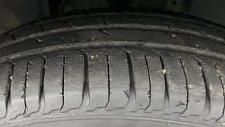 Used 2021 Renault Triber RXZ AMT Petrol Automatic tyres RIGHT FRONT TYRE TREAD VIEW