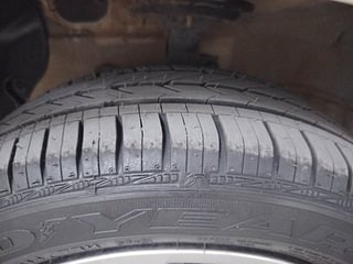 Used 2016 Hyundai Grand i10 [2013-2017] Magna 1.2 Kappa VTVT Petrol Manual tyres LEFT FRONT TYRE TREAD VIEW