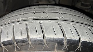 Used 2017 Mahindra TUV300 [2015-2020] T8 mHAWK100 AMT Diesel Automatic tyres RIGHT FRONT TYRE TREAD VIEW