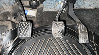 Used 2017 Maruti Suzuki Vitara Brezza [2016-2020] VDi (O) Diesel Manual interior PEDALS VIEW