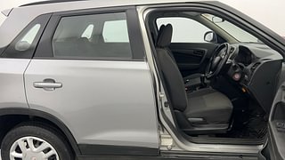 Used 2017 Maruti Suzuki Vitara Brezza [2016-2020] VDi (O) Diesel Manual interior RIGHT SIDE FRONT DOOR CABIN VIEW