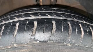 Used 2020 Maruti Suzuki Swift [2017-2021] LXI Petrol Manual tyres RIGHT FRONT TYRE TREAD VIEW