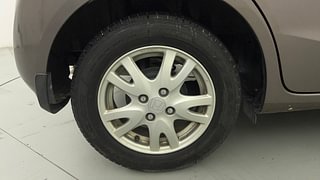 Used 2013 Honda Brio [2011-2016] VX AT Petrol Automatic tyres RIGHT REAR TYRE RIM VIEW