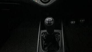 Used 2017 Maruti Suzuki Baleno Alpha 1.2 Petrol Manual interior GEAR  KNOB VIEW