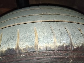 Used 2017 Honda Amaze 1.5 SX i-DTEC Diesel Manual tyres RIGHT REAR TYRE TREAD VIEW