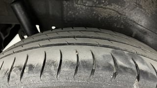 Used 2016 Maruti Suzuki Wagon R 1.0 [2015-2019] VXI AMT Petrol Automatic tyres RIGHT REAR TYRE TREAD VIEW