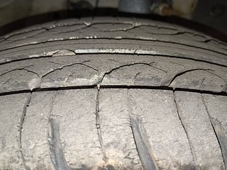Used 2012 Honda Brio [2011-2016] V MT Petrol Manual tyres RIGHT FRONT TYRE TREAD VIEW