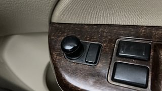 Used 2017 Maruti Suzuki Swift Dzire VXI Petrol Manual top_features Adjustable ORVM