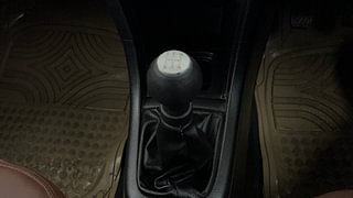 Used 2013 Maruti Suzuki Swift [2011-2017] VXi Petrol Manual interior GEAR  KNOB VIEW