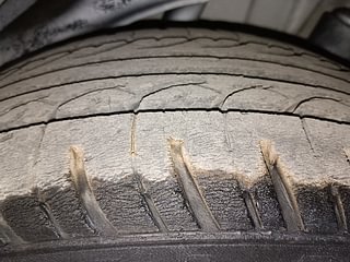 Used 2012 Honda Brio [2011-2016] V MT Petrol Manual tyres LEFT REAR TYRE TREAD VIEW