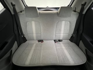 Used 2022 Hyundai Grand i10 Nios Sportz 1.2 Kappa VTVT CNG Petrol+cng Manual interior REAR SEAT CONDITION VIEW