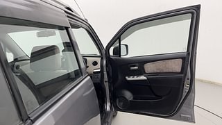 Used 2016 Maruti Suzuki Wagon R 1.0 [2015-2019] VXI AMT Petrol Automatic interior RIGHT FRONT DOOR OPEN VIEW