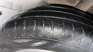 Used 2020 renault Kwid 1.0 RXT Opt Petrol Manual tyres RIGHT REAR TYRE TREAD VIEW