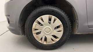 Used 2013 Maruti Suzuki Swift [2011-2017] VXi Petrol Manual tyres LEFT FRONT TYRE RIM VIEW