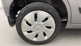 Used 2016 Maruti Suzuki Wagon R 1.0 [2015-2019] VXI AMT Petrol Automatic tyres RIGHT REAR TYRE RIM VIEW