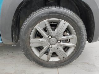 Used 2020 Renault Kwid CLIMBER 1.0 Opt Petrol Manual tyres RIGHT FRONT TYRE RIM VIEW