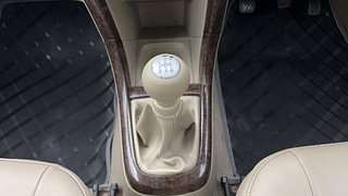 Used 2017 Maruti Suzuki Swift Dzire VXI Petrol Manual interior GEAR  KNOB VIEW