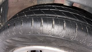 Used 2020 renault Kwid RXL 1.0 SCE Petrol Manual tyres RIGHT FRONT TYRE TREAD VIEW
