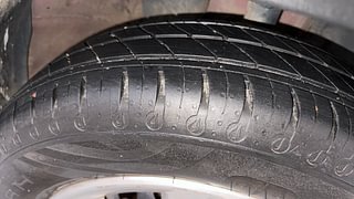 Used 2020 Renault Kwid RXL 1.0 SCE Petrol Manual tyres RIGHT FRONT TYRE TREAD VIEW