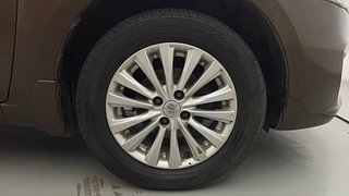 Used 2016 Maruti Suzuki Ciaz [2014-2017] ZXi Petrol Manual tyres RIGHT FRONT TYRE RIM VIEW